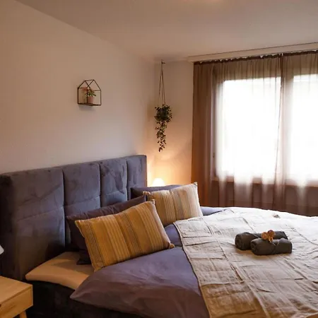 Apartamento Mountain View Appartement-fewo- Dusche- Wc- 3 Schlafraeume 4-5 Zimmer-wohnung By Interhome *
